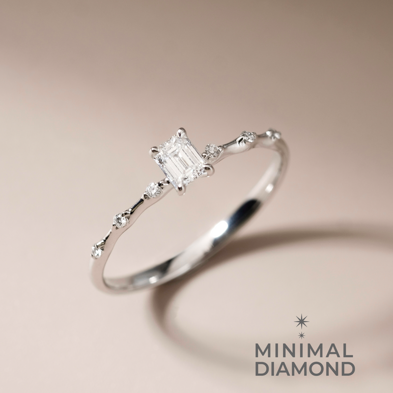 Mini Classic Emerald 0.15 Carat Ring
