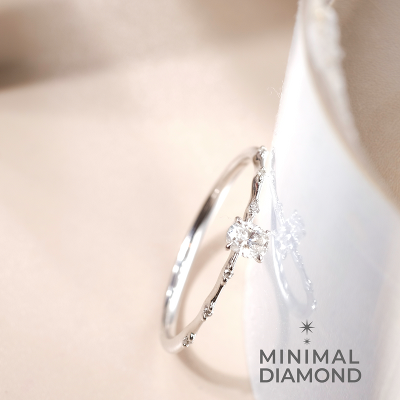 Mini Classic Oval 0.15 Carat Ring
